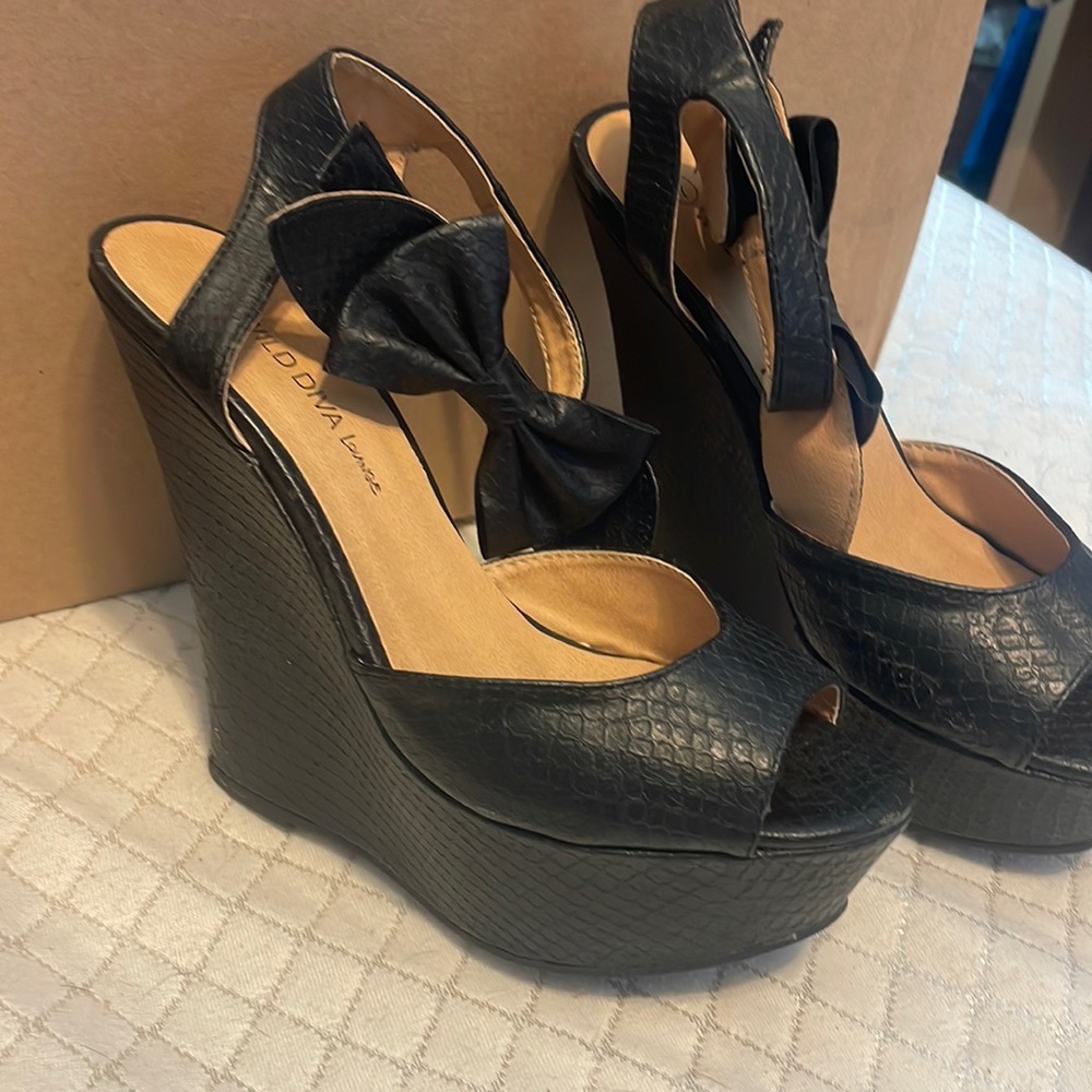 Tall wedges with velcro strap